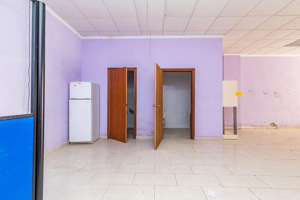 2 bedroom Business for sale in Alzira - € 84,000 (Ref: 9495466)