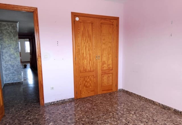 Piso de 3 habitaciones en Sollana en venta - 95.000 € (Ref: 9500915)