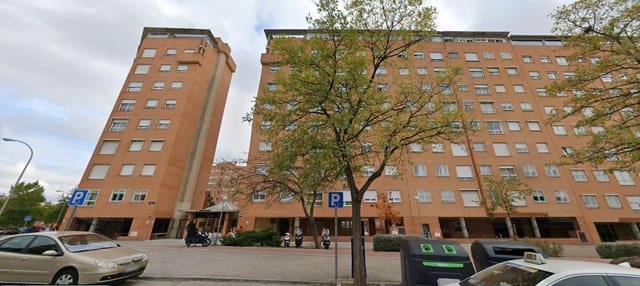 3 bedroom Flat for sale in Abrantes, Madrid city - € 304,500 (Ref: 9503576)