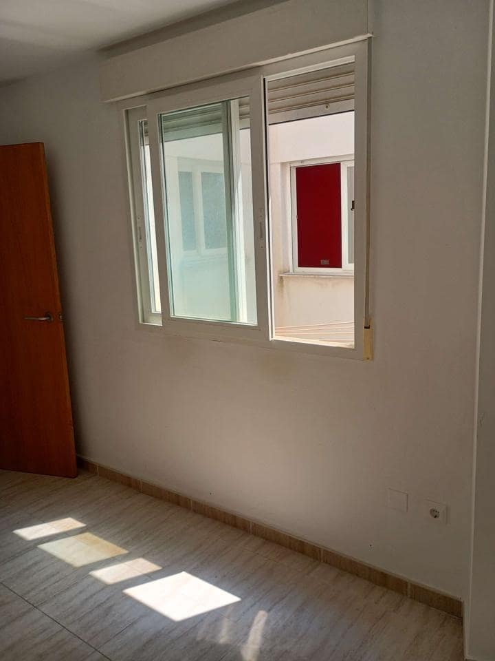 3 bedroom Flat for sale in La Font d'En Carros - € 91,600 (Ref: 9503581)