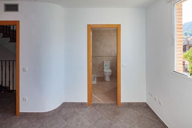 3 soverom Villa til salgs i Gilet - € 300 000 (Ref: 9506354)