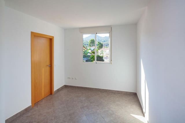 3 soverom Villa til salgs i Gilet - € 300 000 (Ref: 9506354)