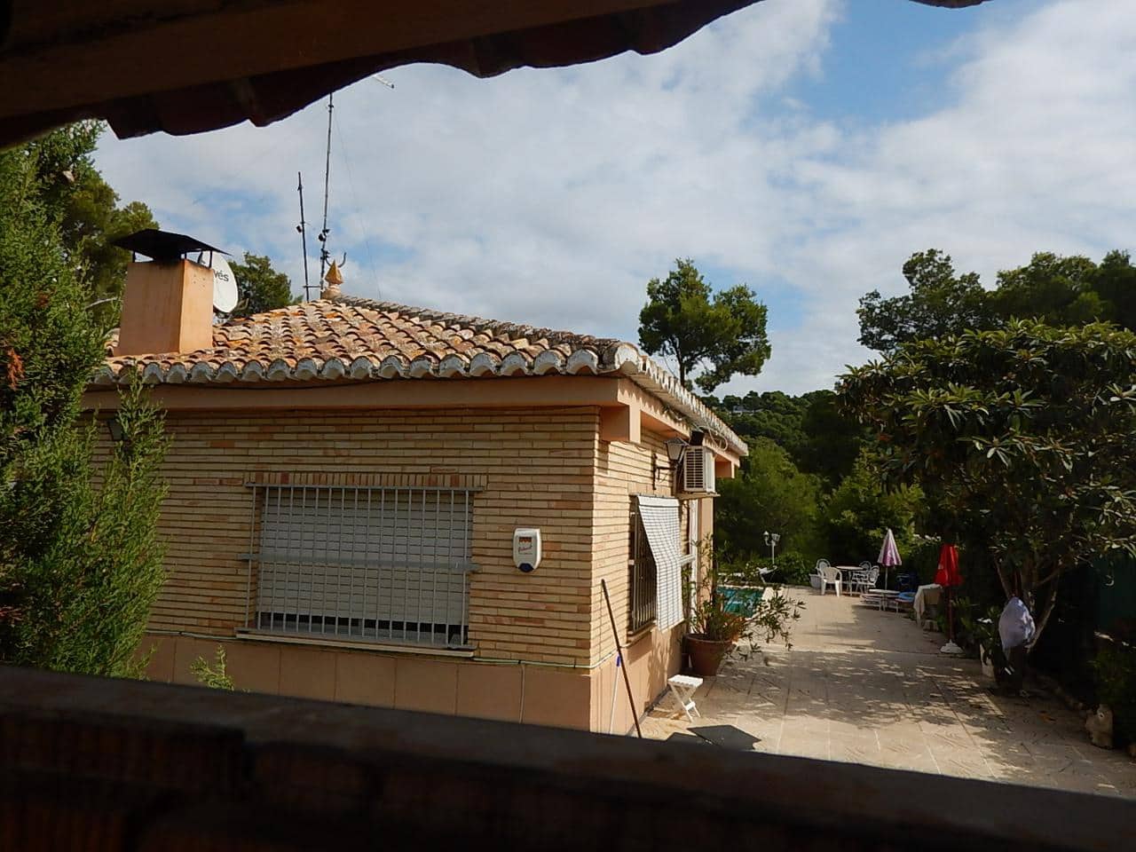 Chalet de 4 habitaciones en Calicanto en venta con piscina - 101.800 € (Ref: 9511211)