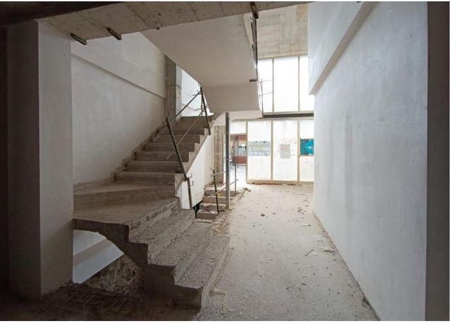 2 makuuhuone Yritys myytävänä paikassa Gandia - 144 000 € (Ref: 9511328)