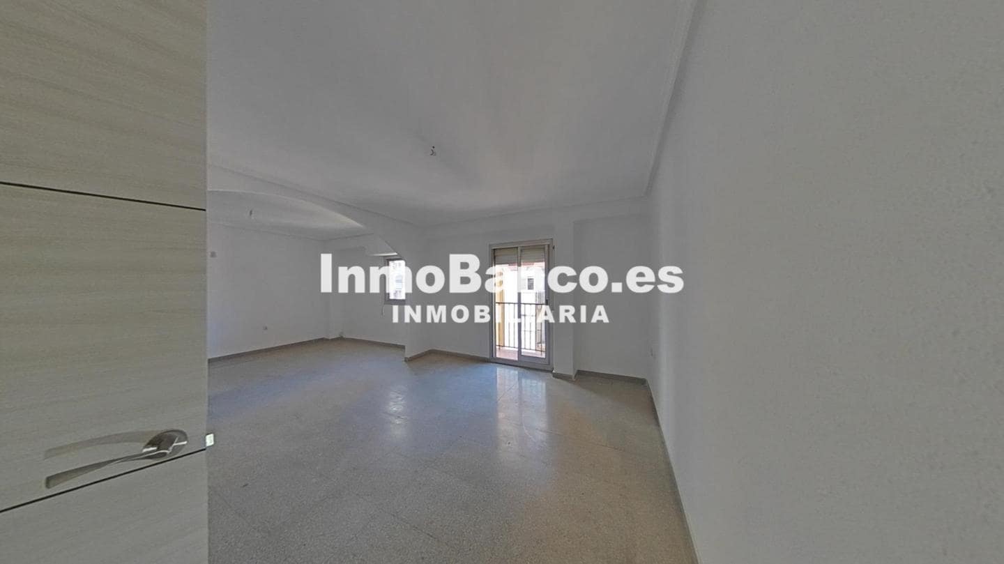 4 makuuhuone Asunto myytävänä paikassa Valencia kaupunki - 198 000 € (Ref: 9523074)