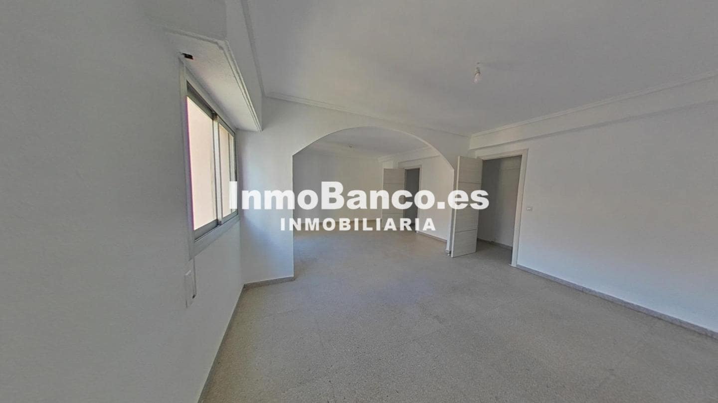 4 makuuhuone Asunto myytävänä paikassa Valencia kaupunki - 198 000 € (Ref: 9523074)