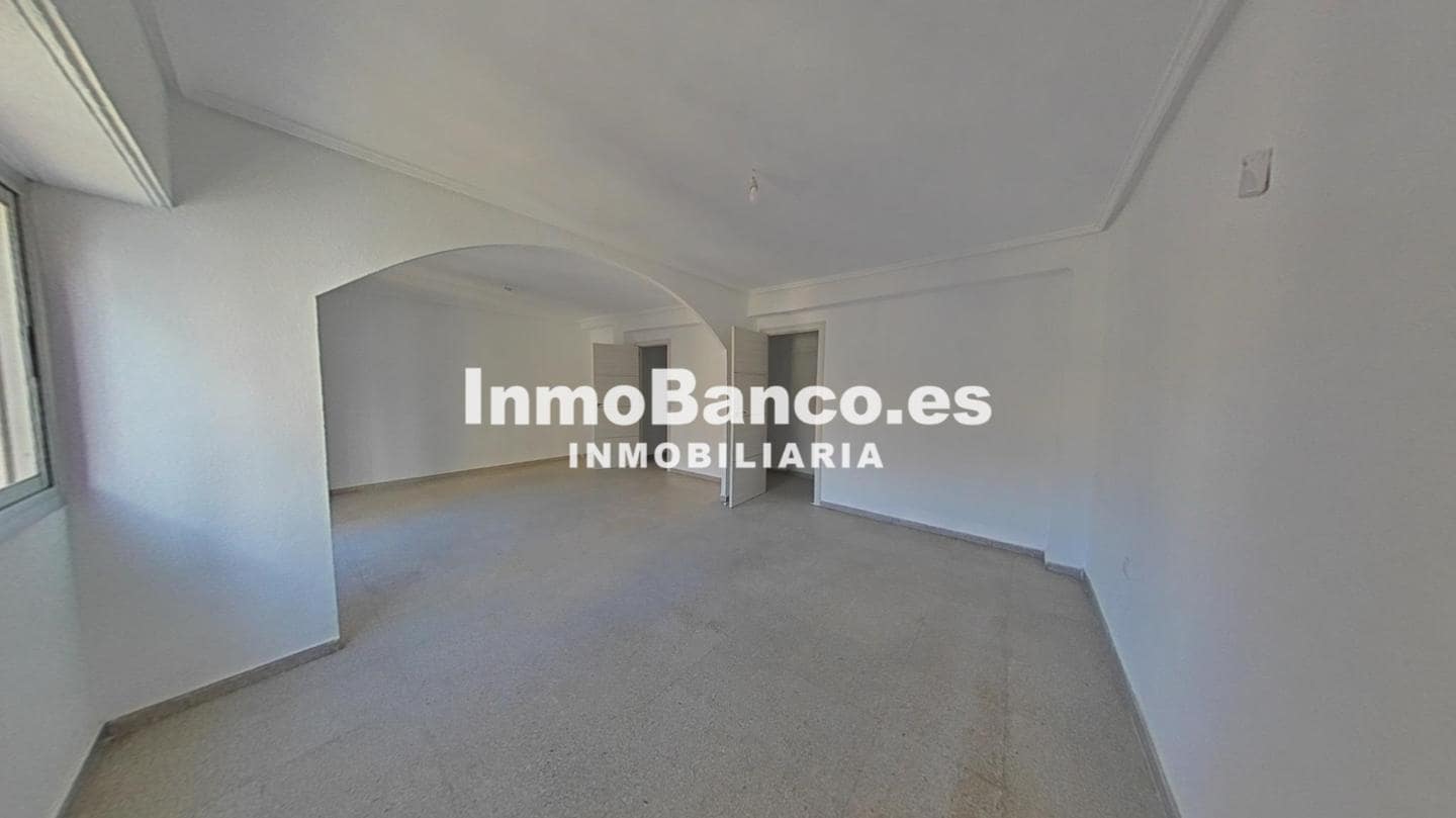 4 makuuhuone Asunto myytävänä paikassa Valencia kaupunki - 198 000 € (Ref: 9523074)