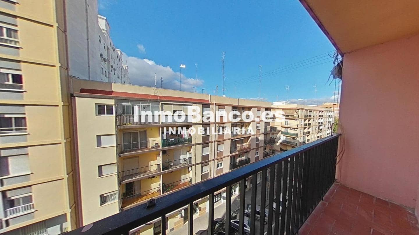 4 makuuhuone Asunto myytävänä paikassa Valencia kaupunki - 198 000 € (Ref: 9523074)