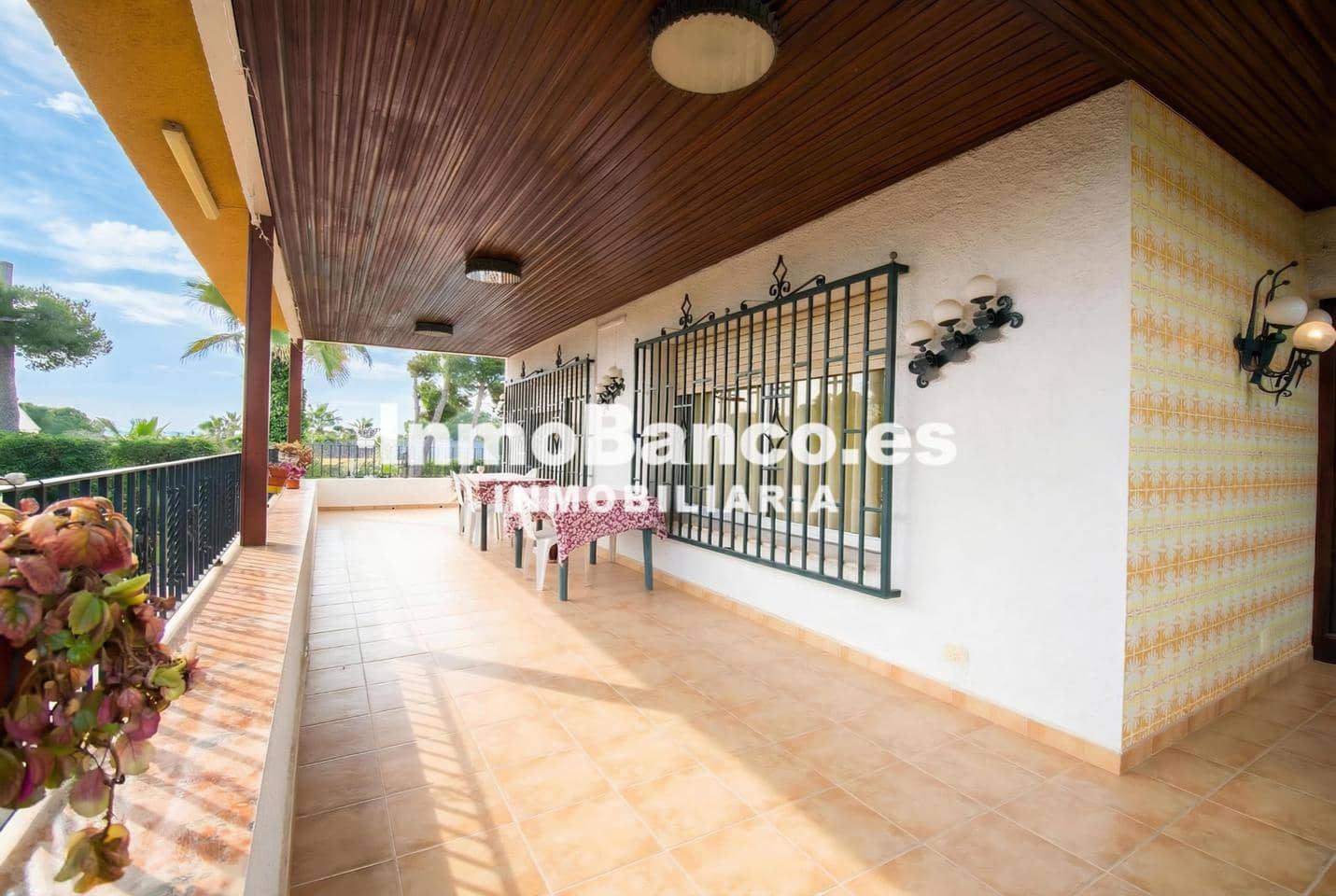 4 bedroom Villa for sale in Torrent with pool garage - € 475,000 (Ref: 9525510)
