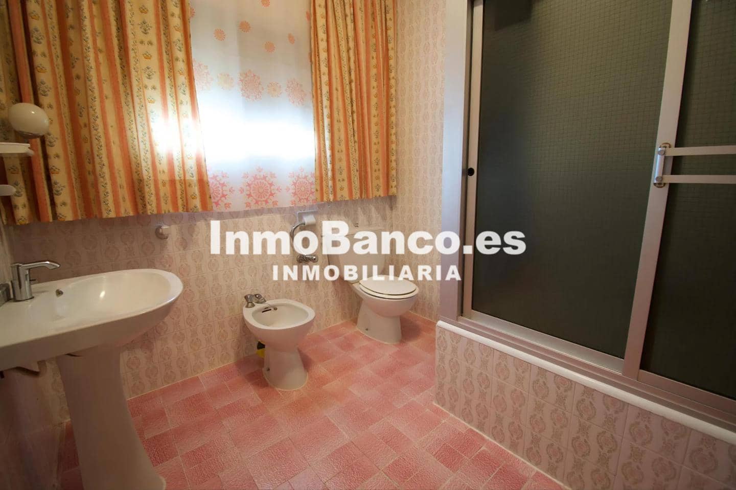 4 bedroom Villa for sale in Torrent with pool garage - € 475,000 (Ref: 9525510)