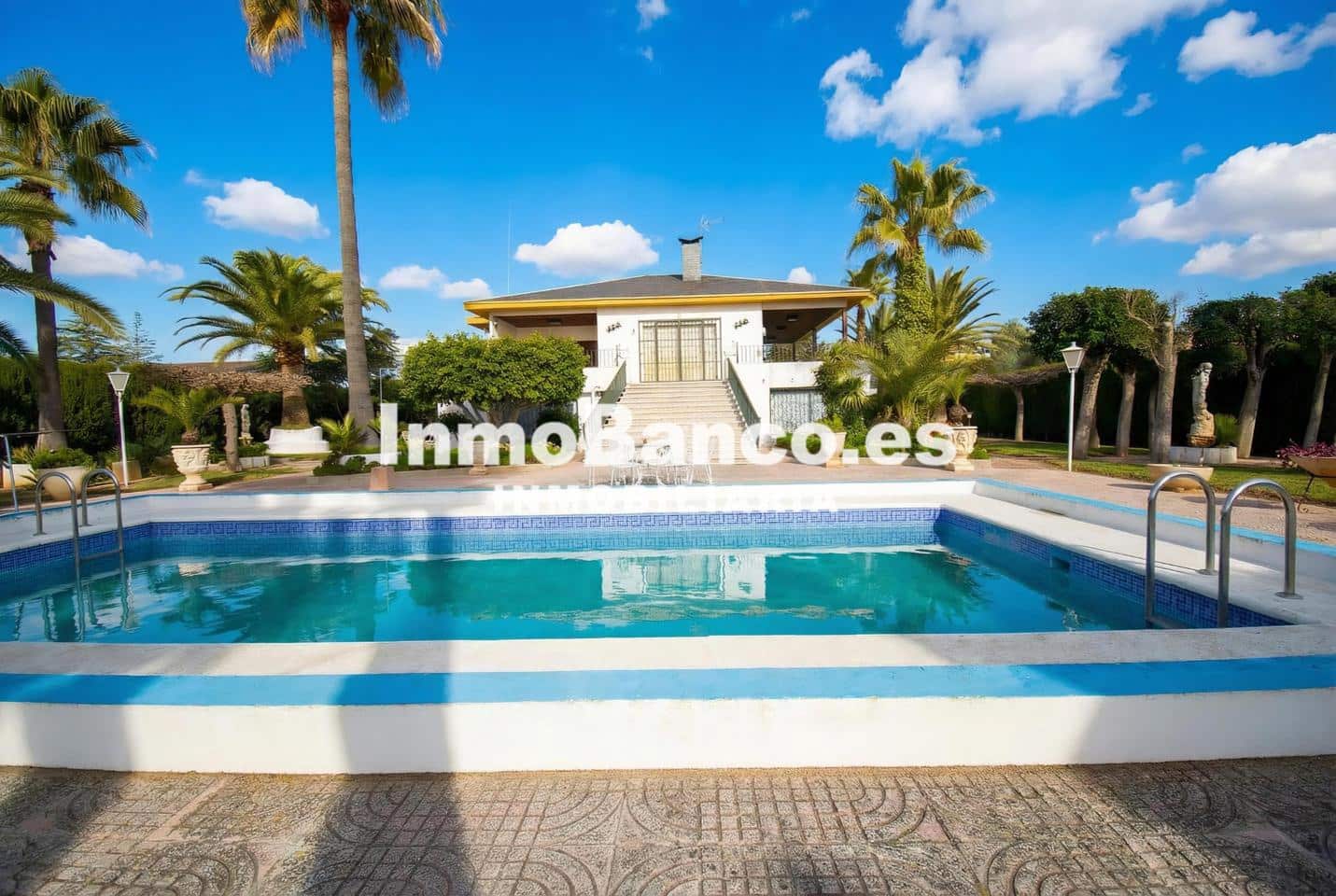 4 bedroom Villa for sale in Torrent with pool garage - € 475,000 (Ref: 9525510)