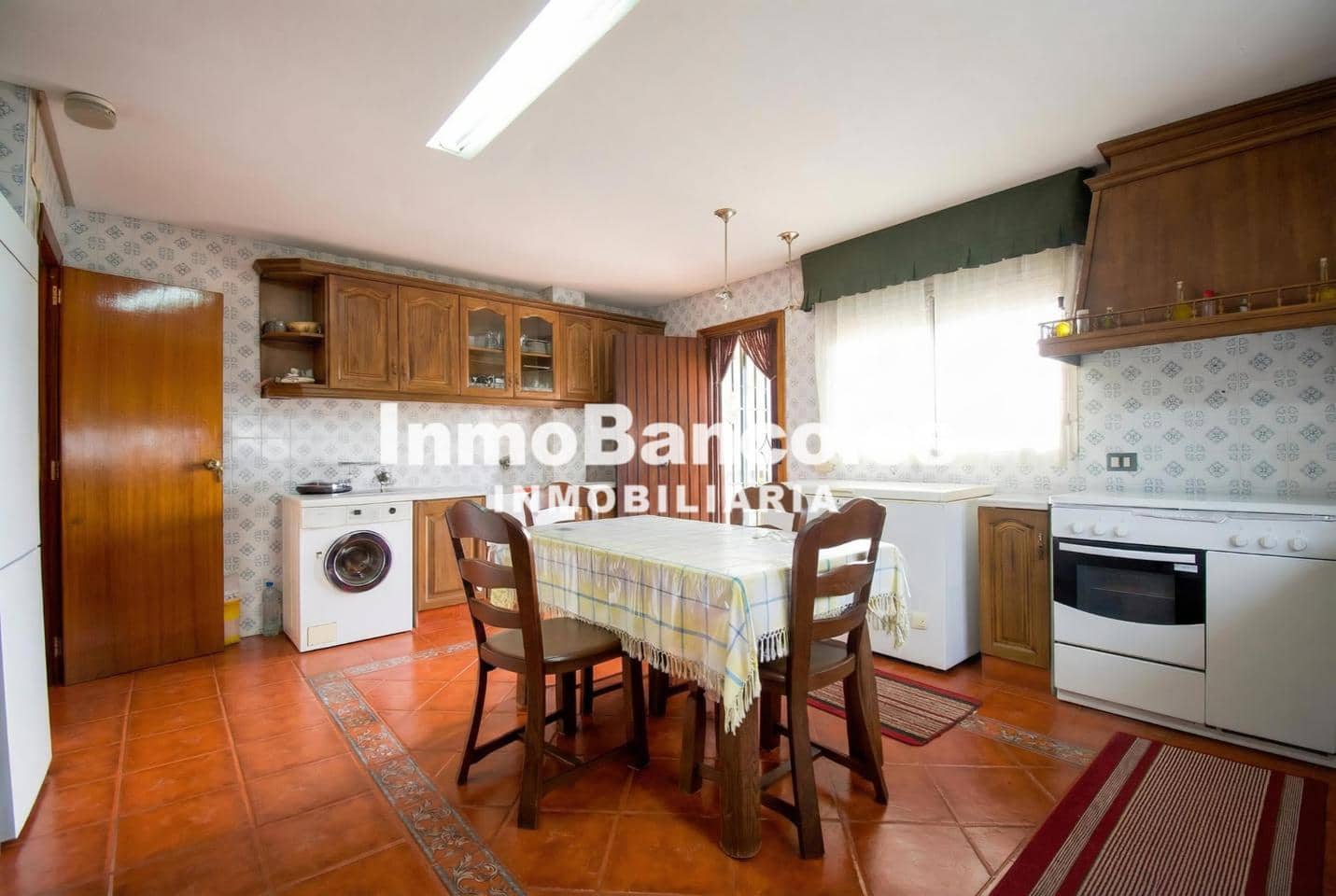 4 bedroom Villa for sale in Torrent with pool garage - € 475,000 (Ref: 9525510)