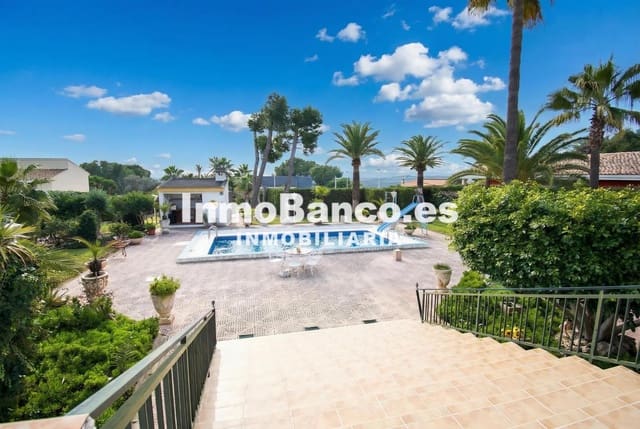 4 bedroom Villa for sale in Torrent with pool garage - € 475,000 (Ref: 9525510)