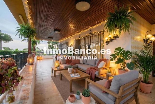 4 bedroom Villa for sale in Torrent with pool garage - € 475,000 (Ref: 9525510)