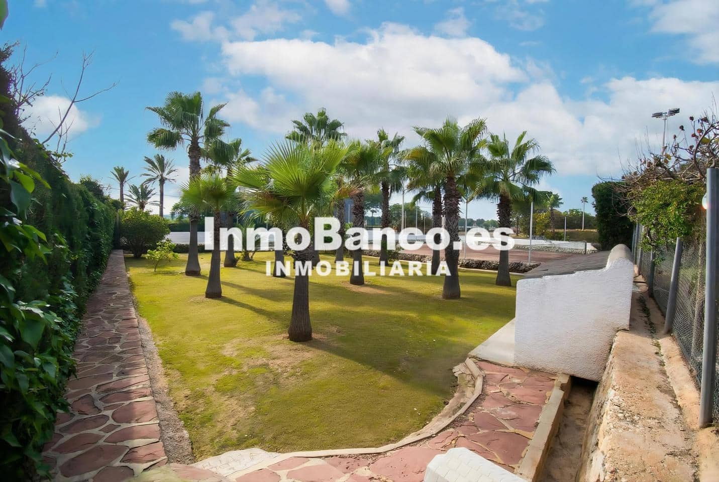 4 bedroom Villa for sale in Torrent with pool garage - € 475,000 (Ref: 9525510)