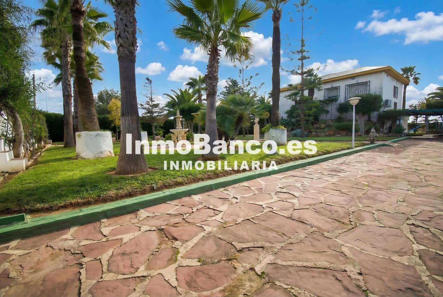 4 bedroom Villa for sale in Torrent with pool garage - € 475,000 (Ref: 9525510)