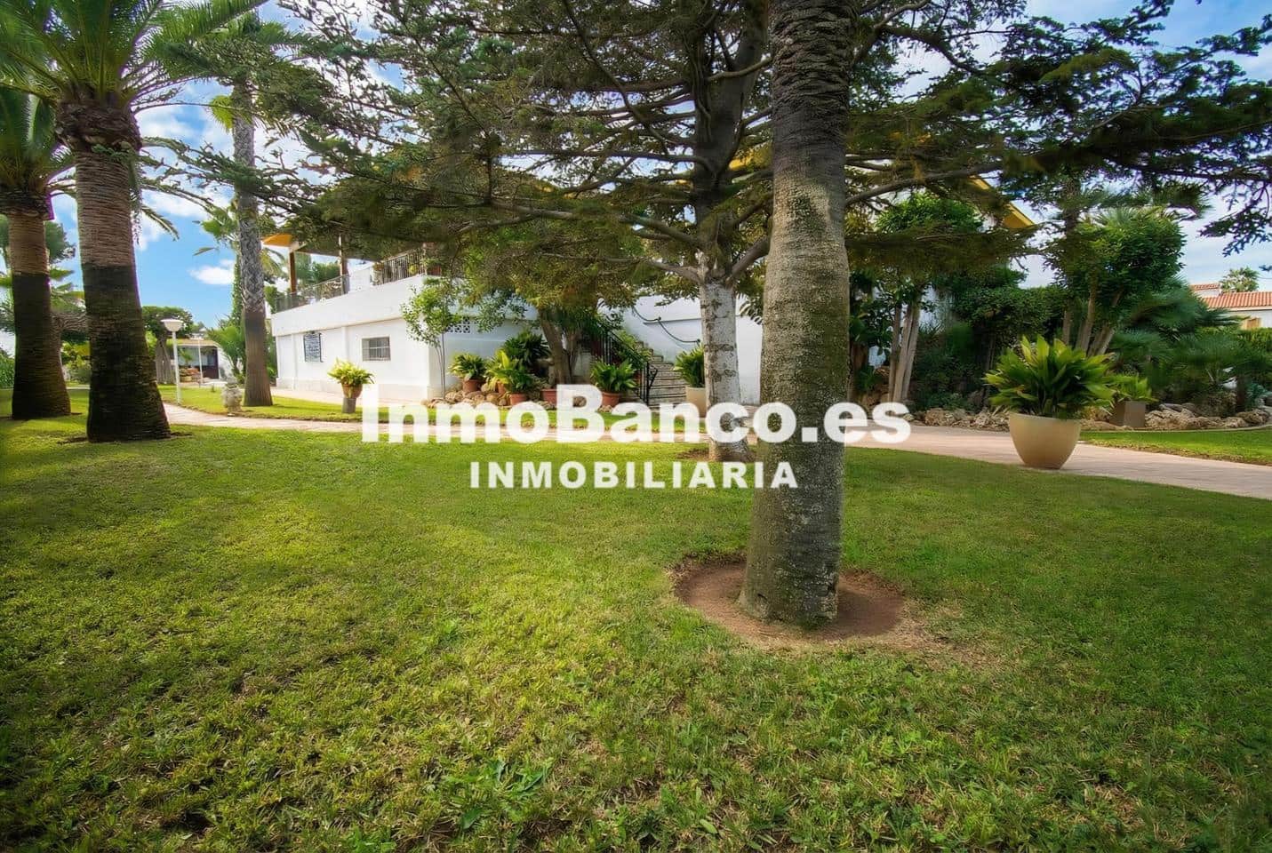 4 bedroom Villa for sale in Torrent with pool garage - € 475,000 (Ref: 9525510)