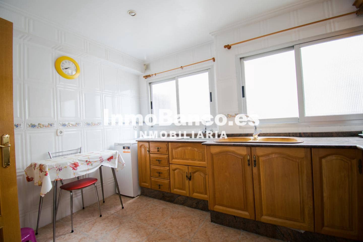 4 makuuhuone Asunto vuokrattavana paikassa Valencia kaupunki mukana 
autotalli - 1 900 € (Ref: 9525709)