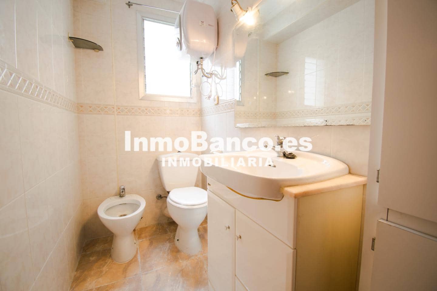 4 makuuhuone Asunto vuokrattavana paikassa Valencia kaupunki mukana 
autotalli - 1 900 € (Ref: 9525709)