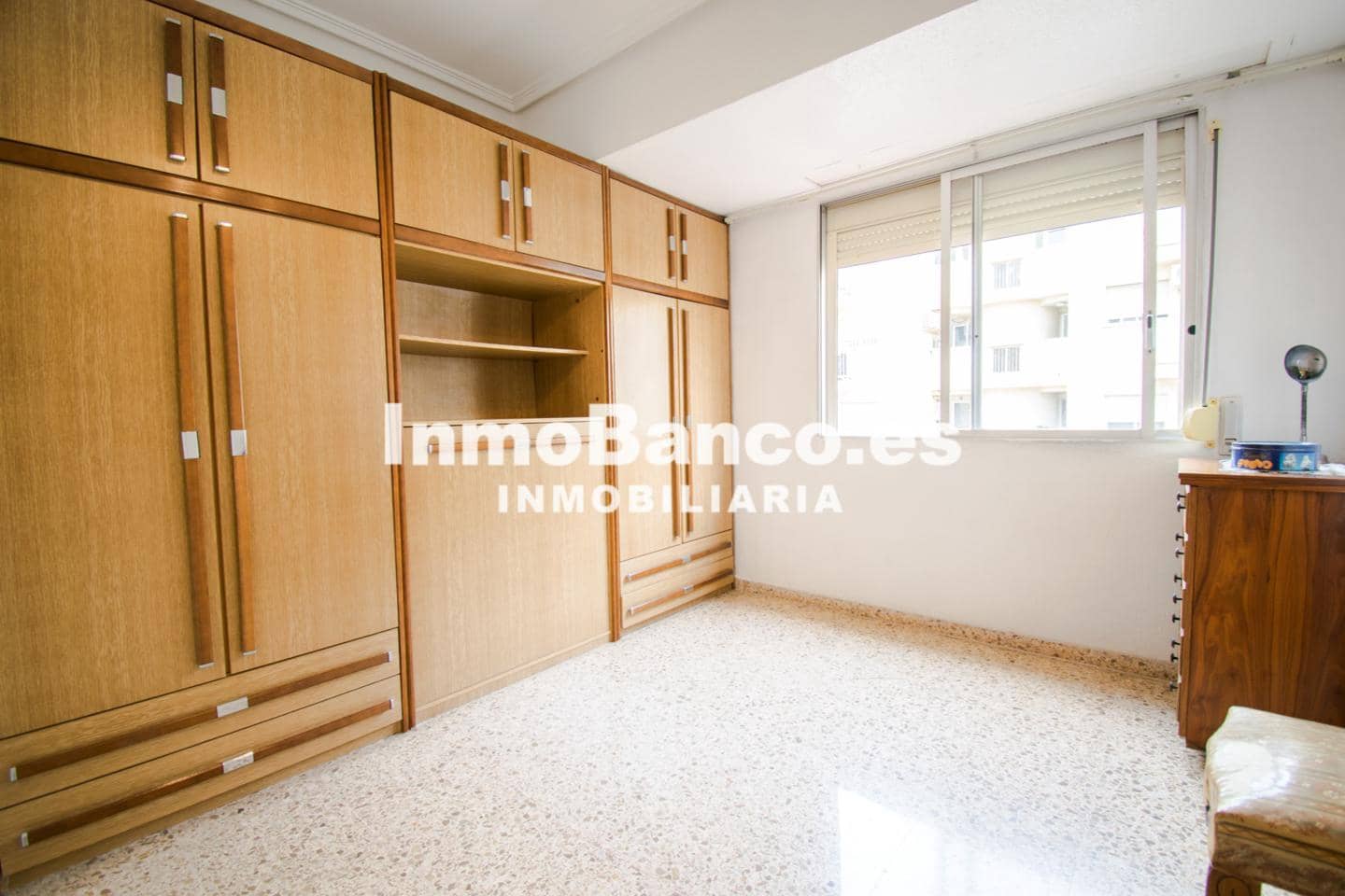 4 makuuhuone Asunto vuokrattavana paikassa Valencia kaupunki mukana 
autotalli - 1 900 € (Ref: 9525709)