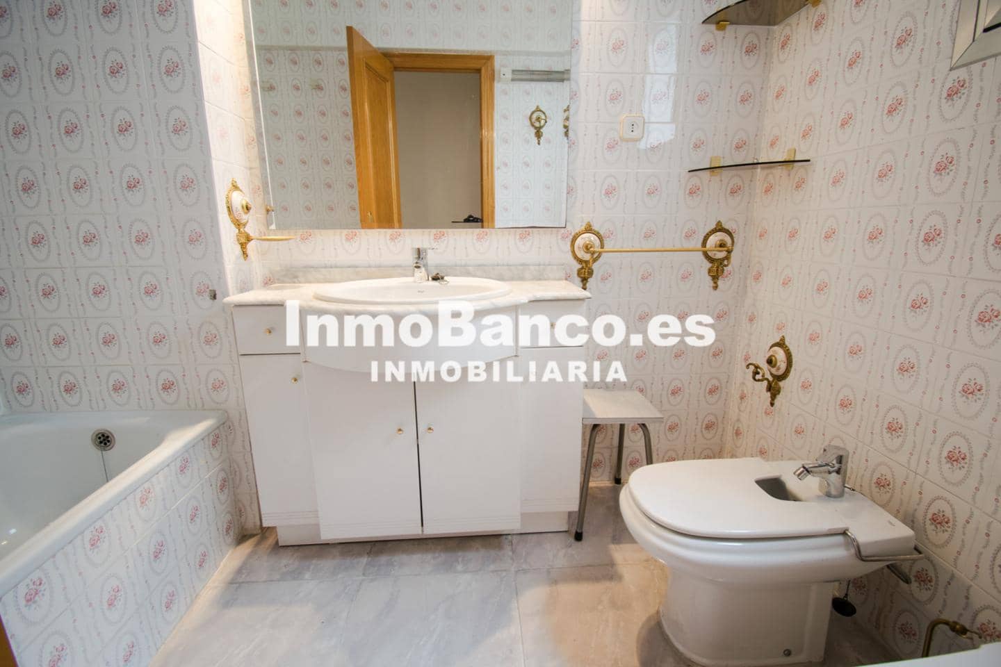 4 makuuhuone Asunto vuokrattavana paikassa Valencia kaupunki mukana 
autotalli - 1 900 € (Ref: 9525709)