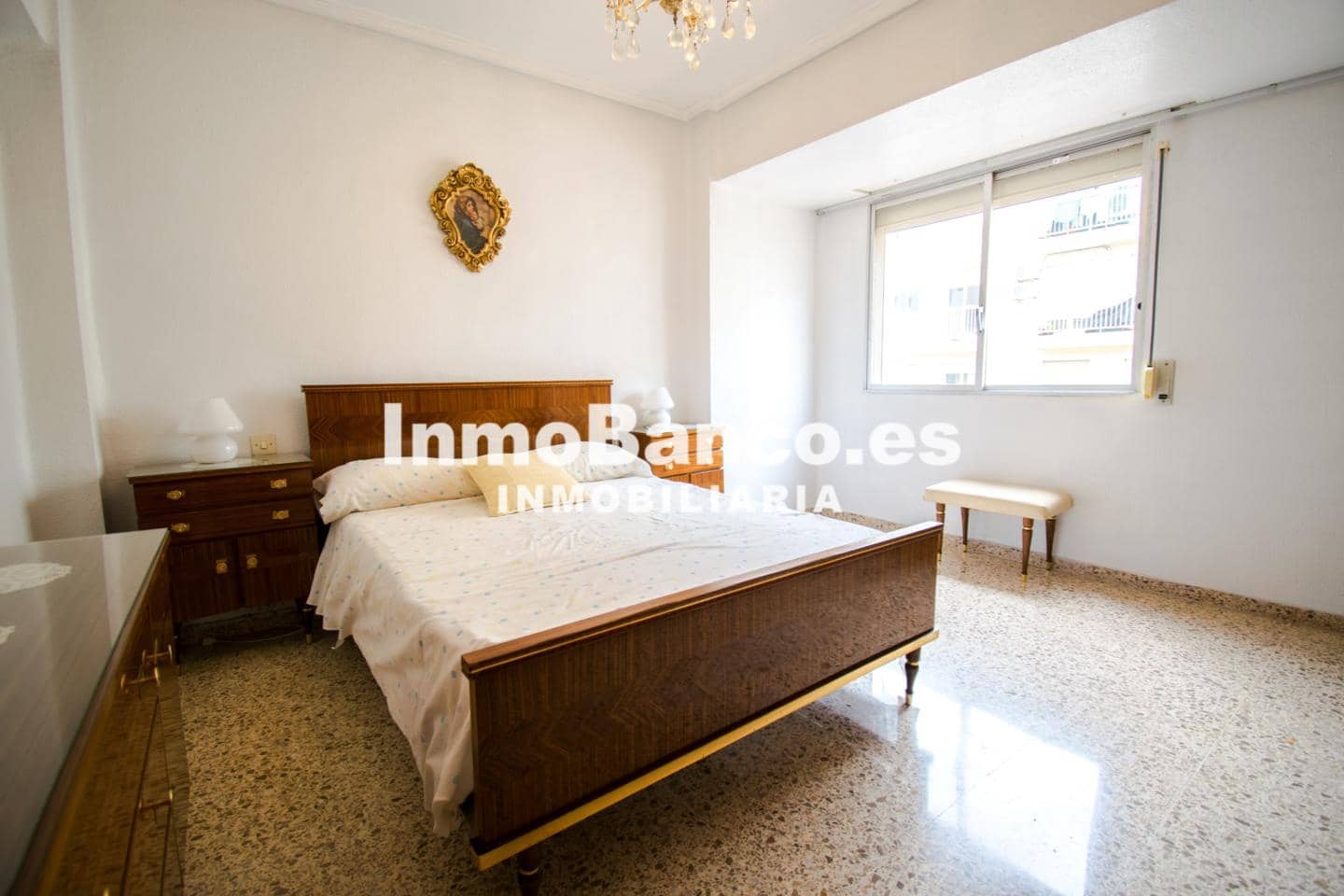 4 makuuhuone Asunto vuokrattavana paikassa Valencia kaupunki mukana 
autotalli - 1 900 € (Ref: 9525709)