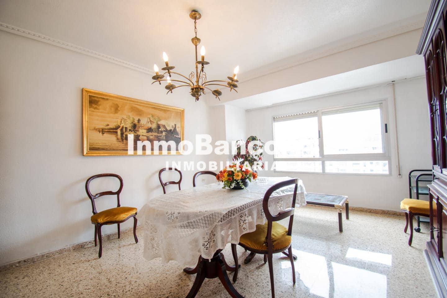 4 makuuhuone Asunto vuokrattavana paikassa Valencia kaupunki mukana 
autotalli - 1 900 € (Ref: 9525709)