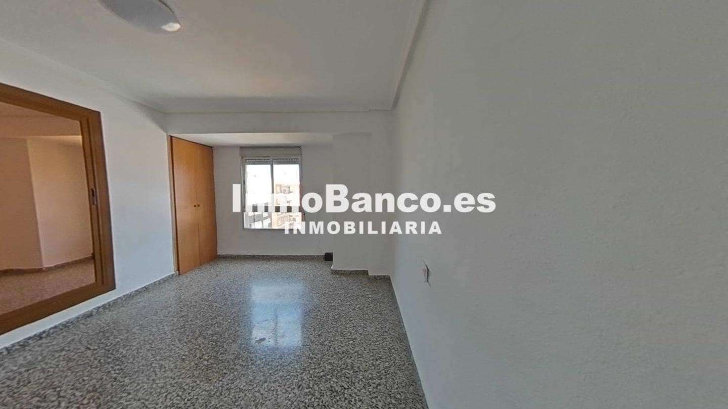 4 makuuhuone Asunto myytävänä paikassa Valencia kaupunki - 204 500 € (Ref: 9525812)