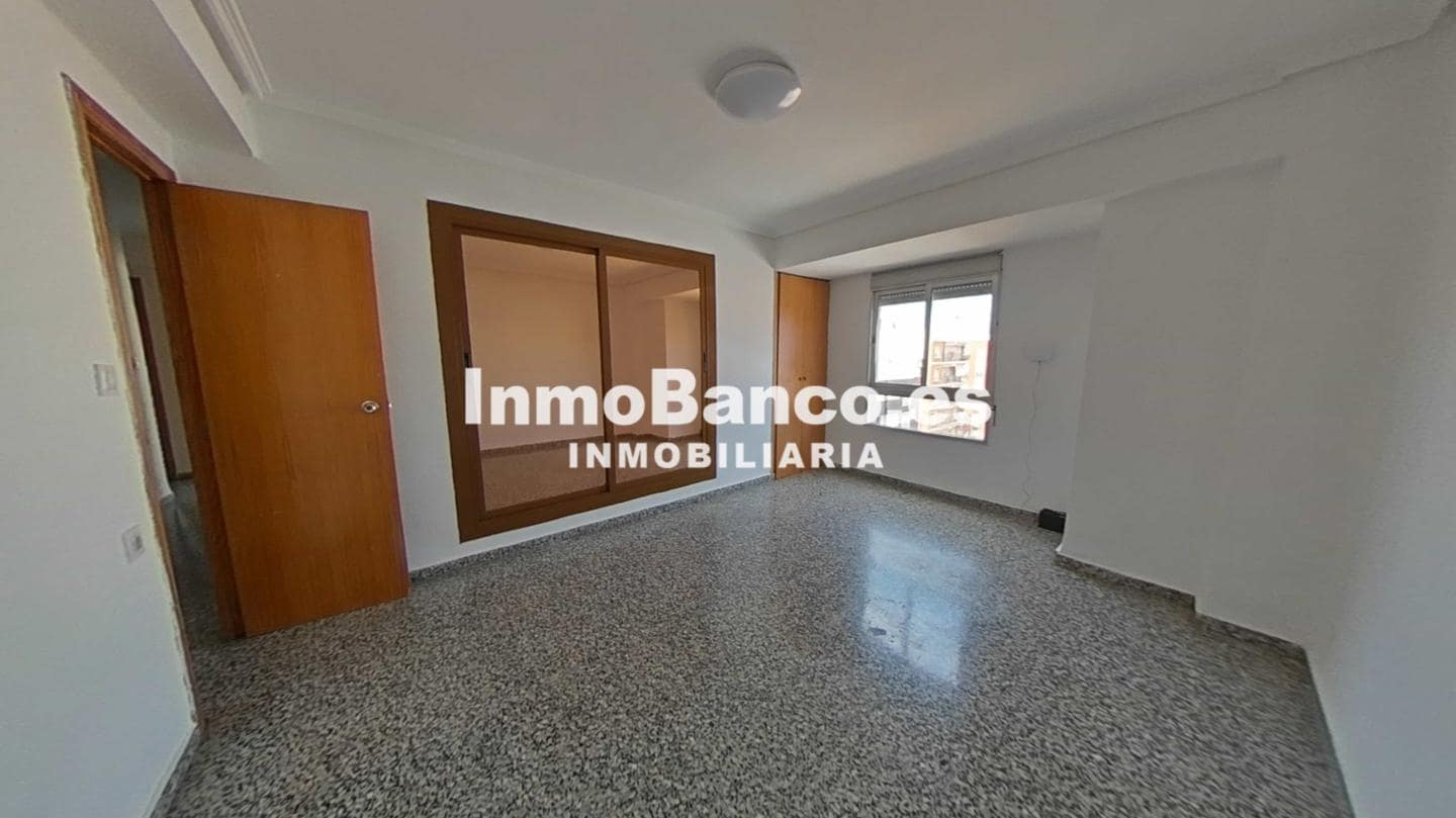 4 makuuhuone Asunto myytävänä paikassa Valencia kaupunki - 204 500 € (Ref: 9525812)