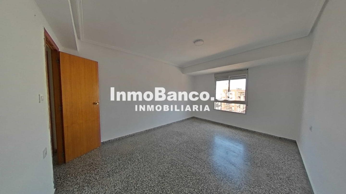 4 makuuhuone Asunto myytävänä paikassa Valencia kaupunki - 204 500 € (Ref: 9525812)