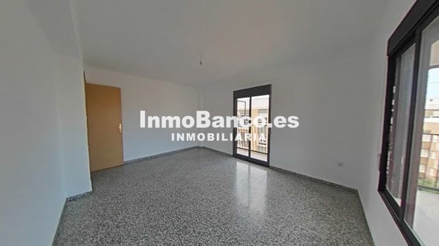 4 makuuhuone Asunto myytävänä paikassa Torrefiel, Valencia kaupunki - 204 500 € (Ref: 9525812)