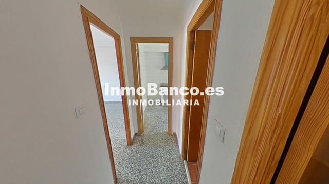 4 makuuhuone Asunto myytävänä paikassa Torrefiel, Valencia kaupunki - 204 500 € (Ref: 9525812)