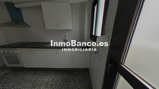 4 makuuhuone Asunto myytävänä paikassa Torrefiel, Valencia kaupunki - 204 500 € (Ref: 9525812)