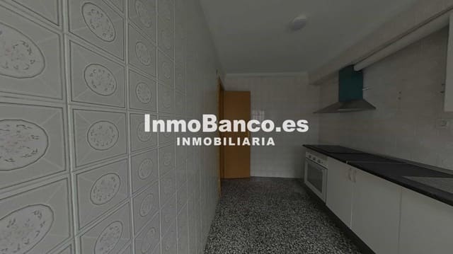 4 makuuhuone Asunto myytävänä paikassa Torrefiel, Valencia kaupunki - 204 500 € (Ref: 9525812)