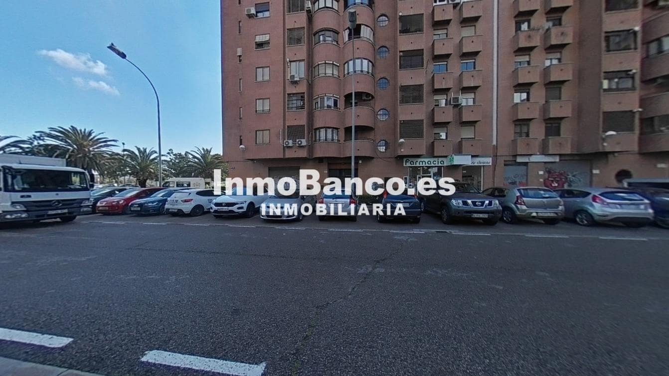 3 bedroom Flat for sale in Valencia city - € 385,000 (Ref: 9528416)