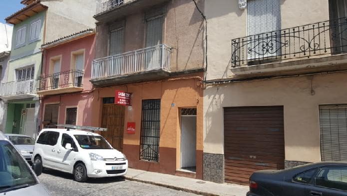 3 bedroom Flat for sale in Carcaixent - € 60,000 (Ref: 9528958)