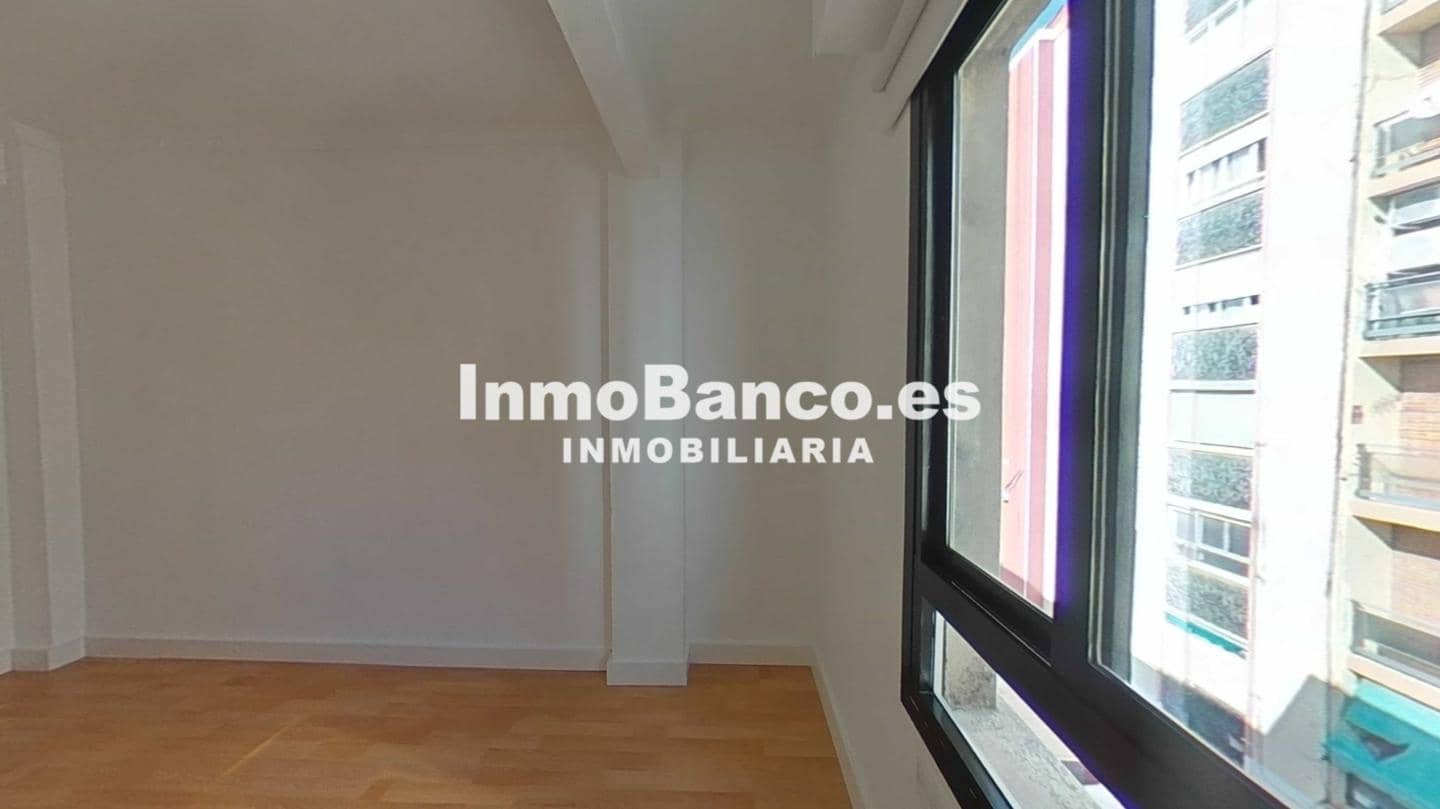 4 sovrum Lägenhet till salu i Valencia stad - 180 500 € (Ref: 9529092)