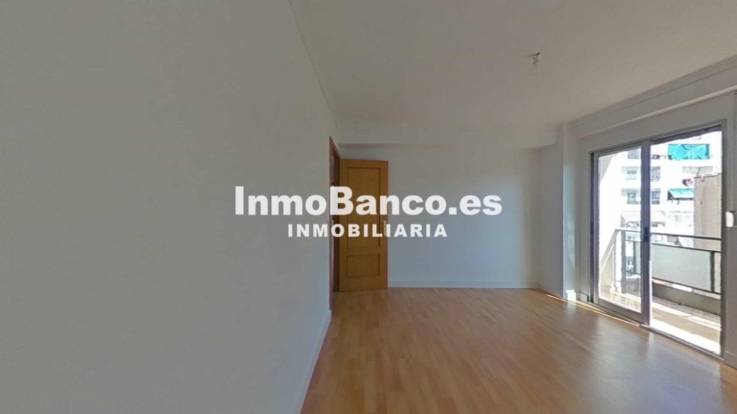 4 sovrum Lägenhet till salu i Valencia stad - 180 500 € (Ref: 9529092)