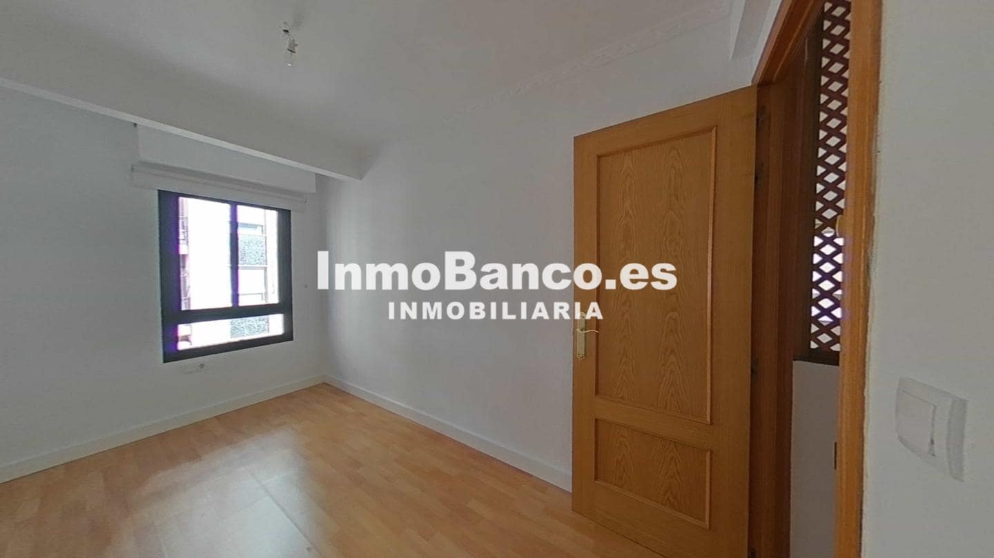 4 sovrum Lägenhet till salu i Valencia stad - 180 500 € (Ref: 9529092)