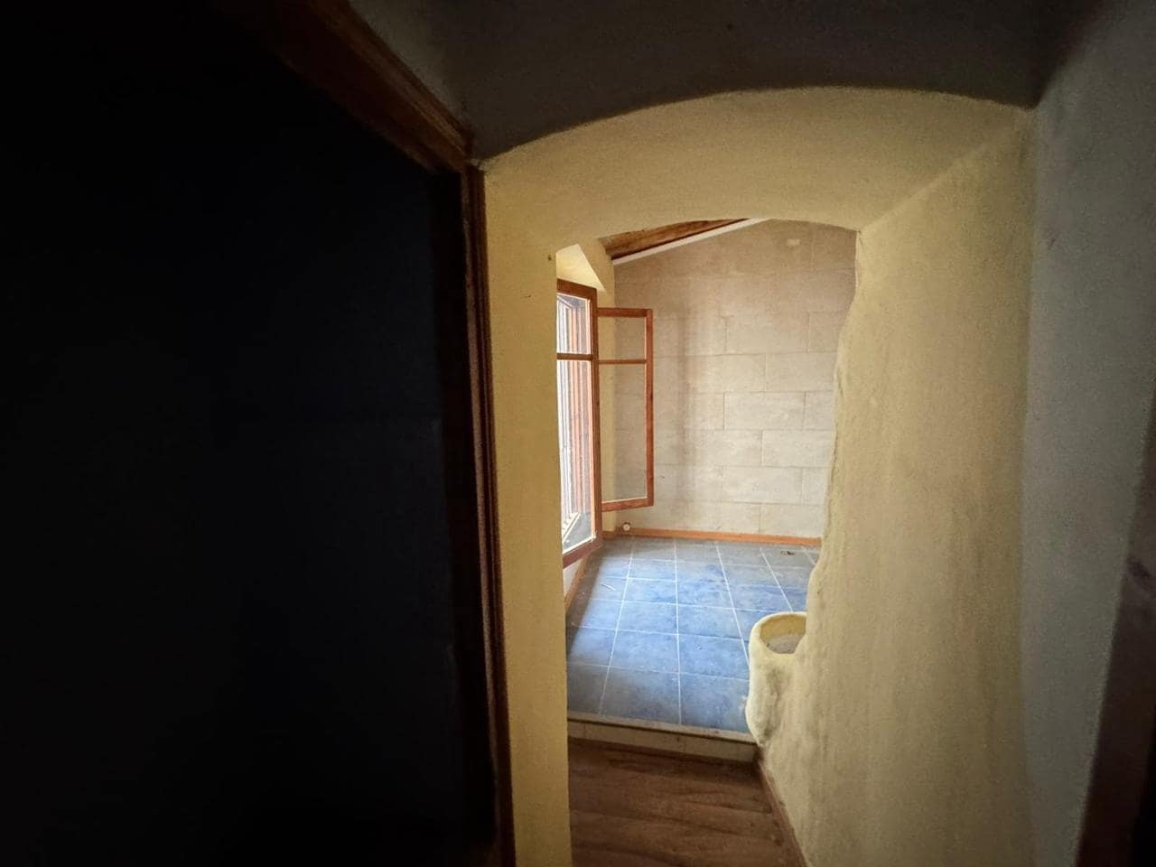 6 bedroom Villa for sale in Jerica - € 47,000 (Ref: 9532762)