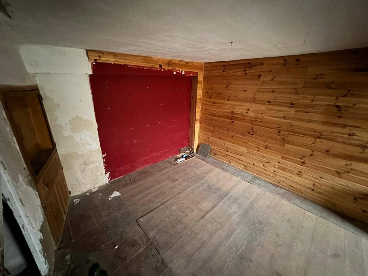 6 bedroom Villa for sale in Jerica - € 47,000 (Ref: 9532762)