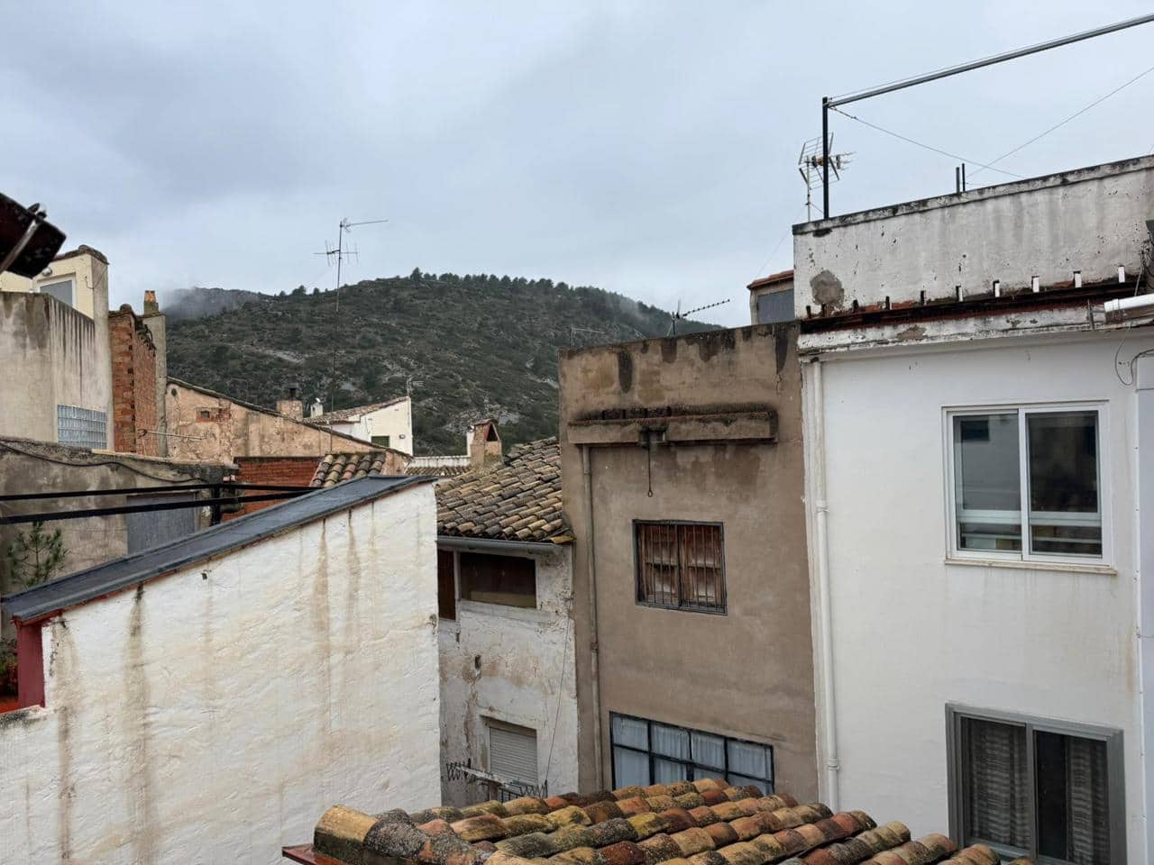 6 bedroom Villa for sale in Jerica - € 47,000 (Ref: 9532762)