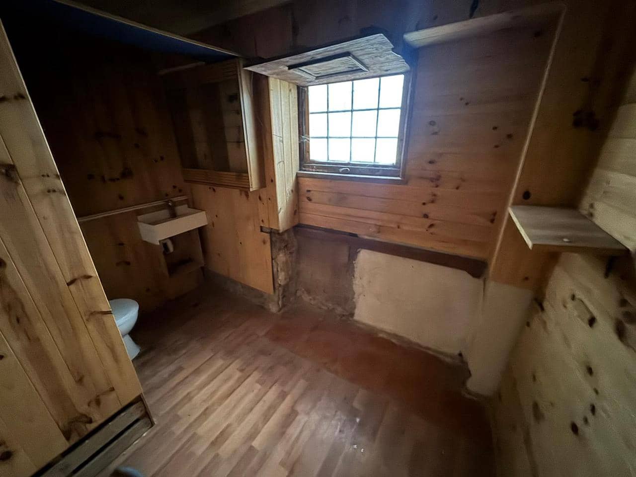 6 bedroom Villa for sale in Jerica - € 47,000 (Ref: 9532762)