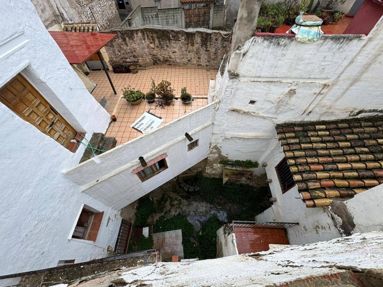 6 bedroom Villa for sale in Jerica - € 47,000 (Ref: 9532762)