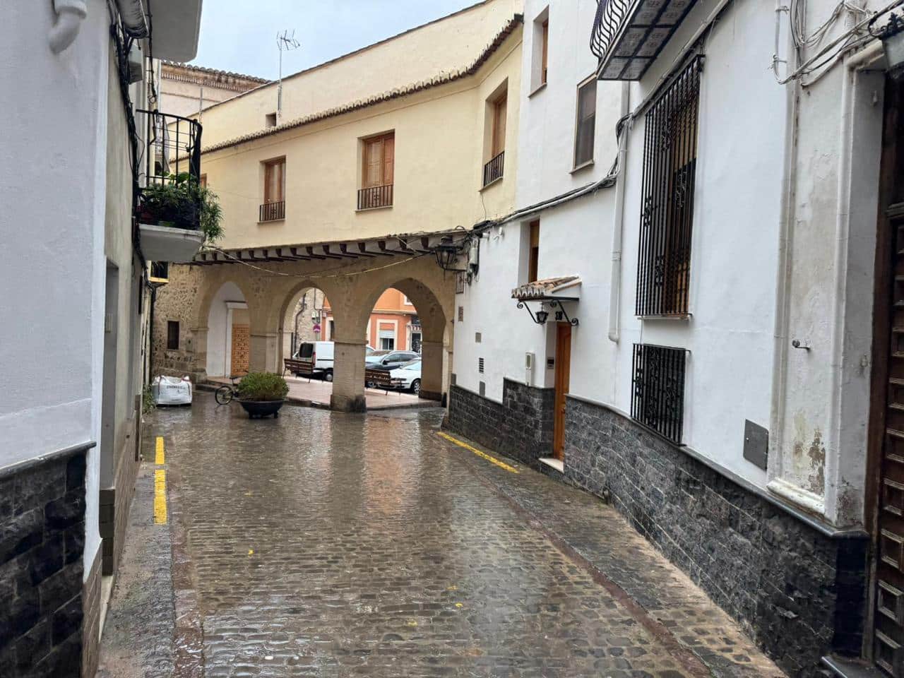 6 bedroom Villa for sale in Jerica - € 47,000 (Ref: 9532762)