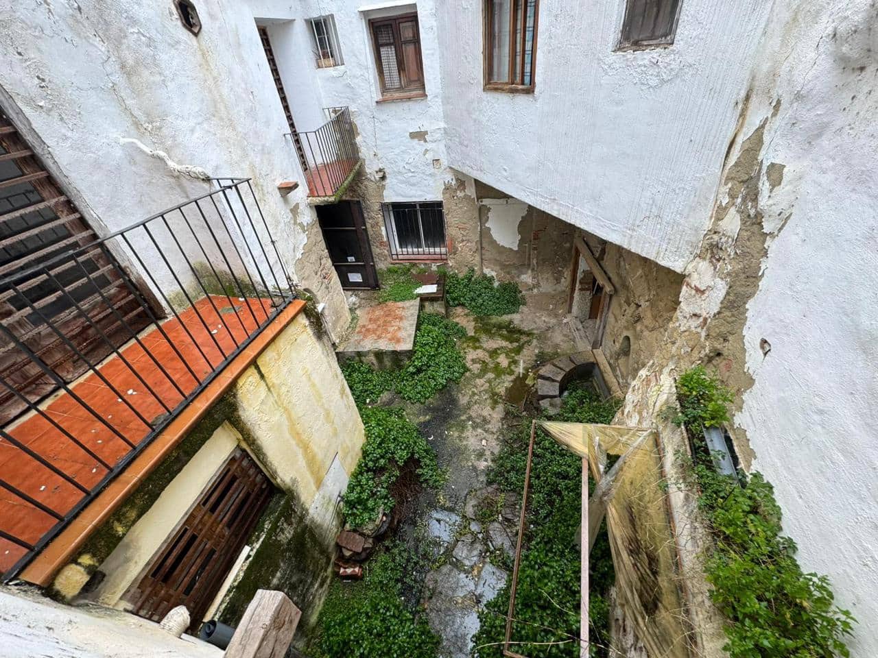 6 bedroom Villa for sale in Jerica - € 47,000 (Ref: 9532762)