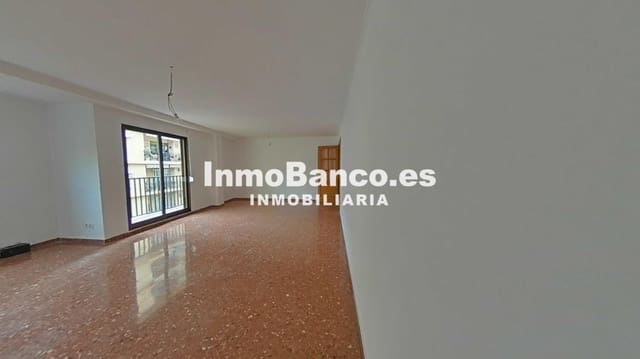 3 slaapkamer Flat te koop in Torrefiel, Valencia stad - € 240.000 (Ref: 9532765)