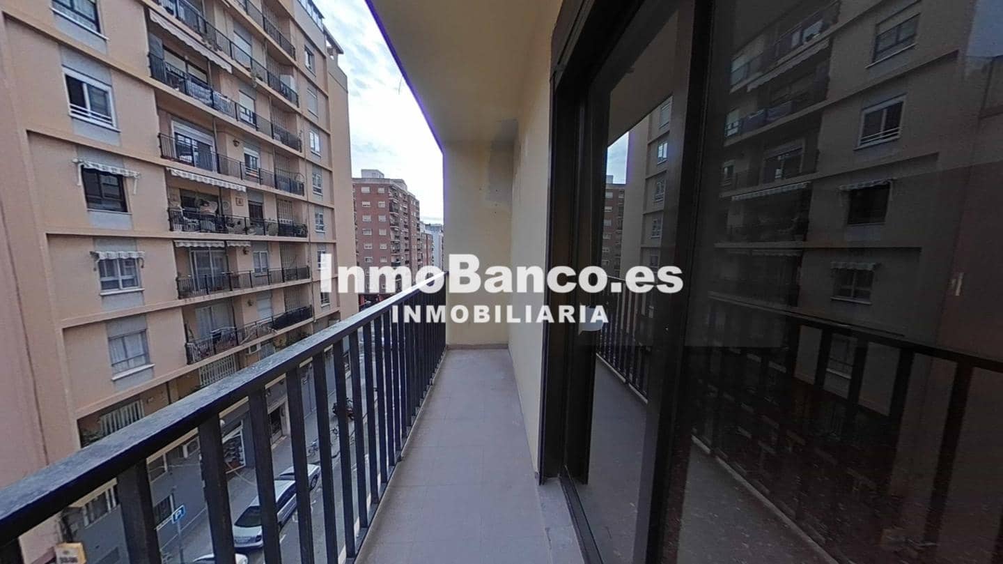 3 slaapkamer Flat te koop in Valencia stad - € 240.000 (Ref: 9532765)