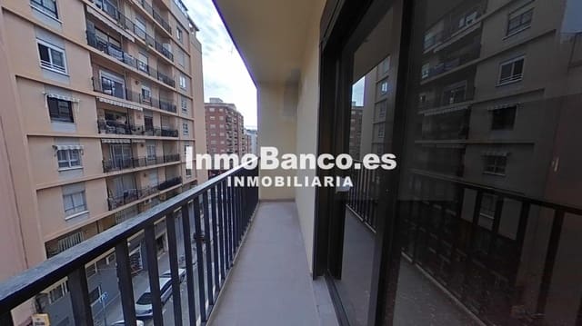 3 slaapkamer Flat te koop in Torrefiel, Valencia stad - € 240.000 (Ref: 9532765)