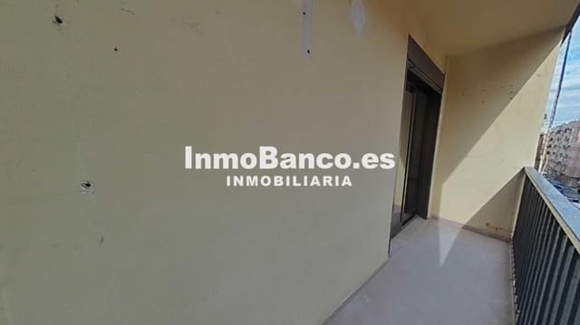 3 slaapkamer Flat te koop in Torrefiel, Valencia stad - € 240.000 (Ref: 9532765)